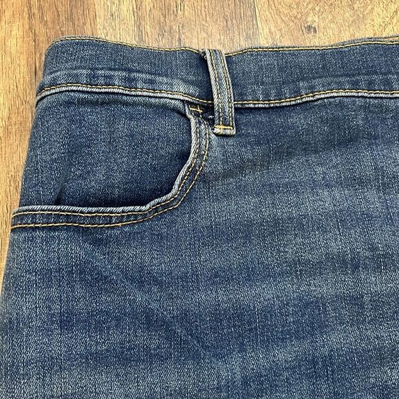 NWT Old Navy Denim Stretch plus Jean Shorts size 26 - Picture 4 of 5